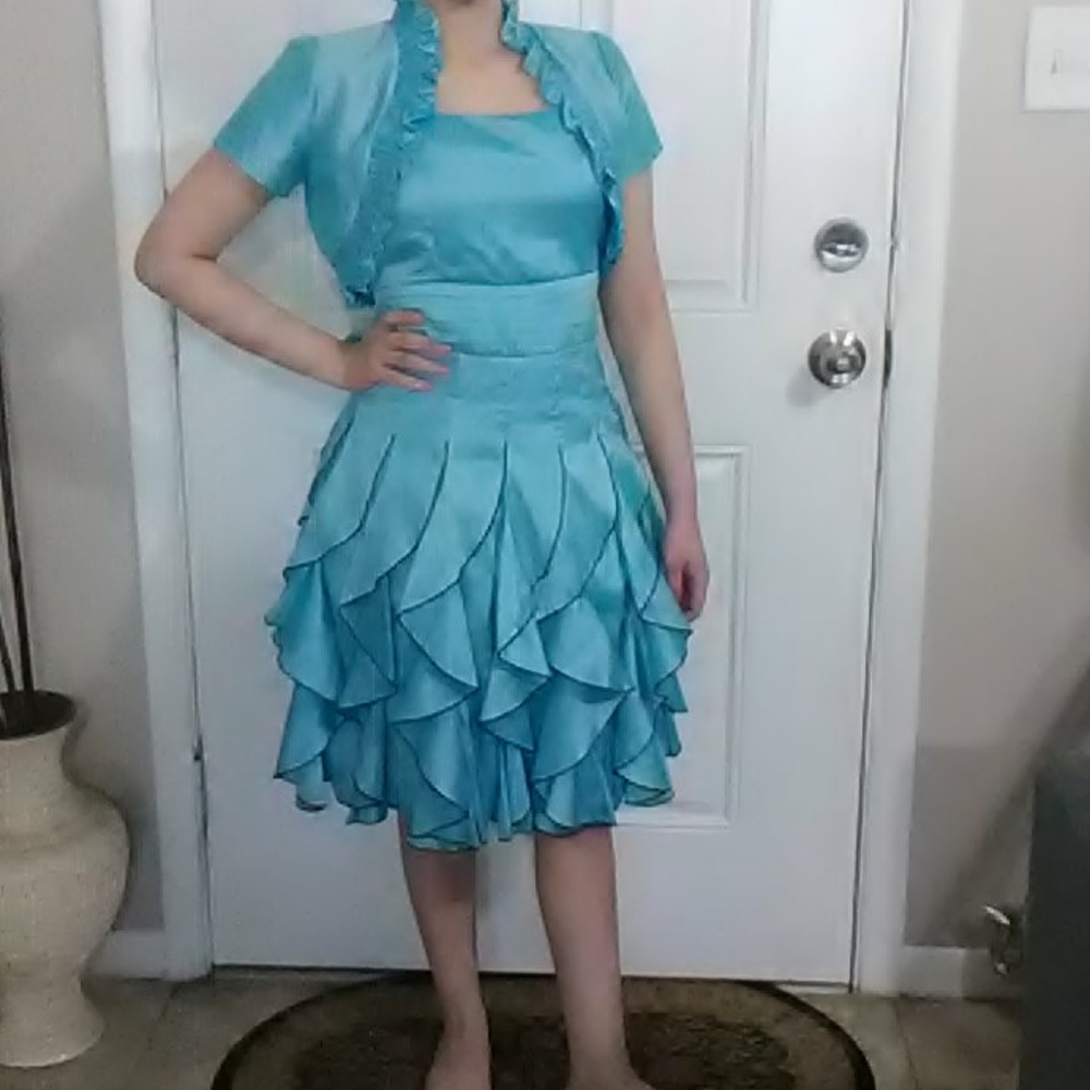 Good Girl  stunning dress!